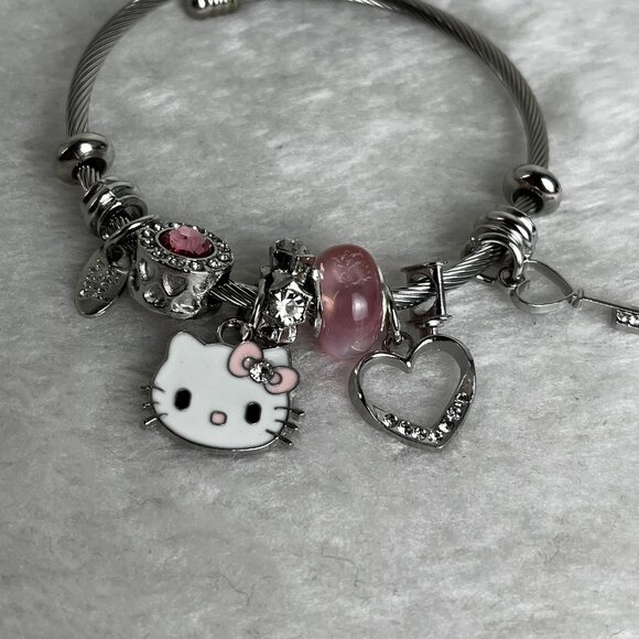 Pink Hello Kitty Bracelet cute - Picture 2 of 4